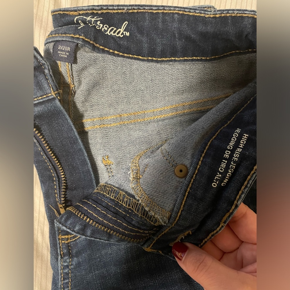 Universal Thread Jeans - Picture 2 of 2